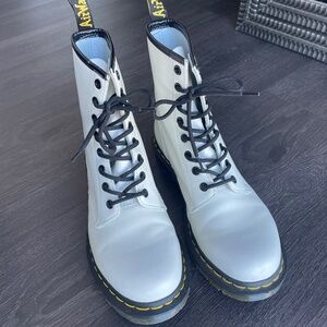 1460 WOMEN'S SMOOTH LEATHER LACE UP BOOTS